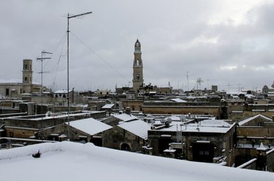Risveglio sotto la neve per Lecce e provincia, disagi alla circolazione e molti uffici chiusi - Corriere Salentino