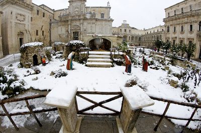 Risveglio sotto la neve per Lecce e provincia, disagi alla circolazione e molti uffici chiusi - Corriere Salentino