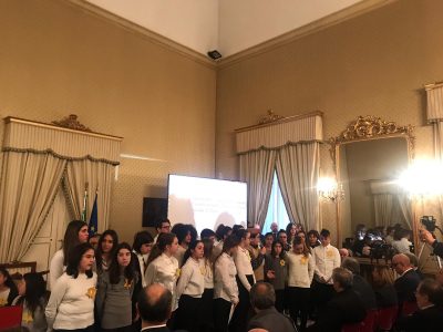 Il Treno della Memoria compie 15 anni: un’esperienza unica per non dimenticare. In Prefettura la consegna delle medaglie - Corriere Salentino