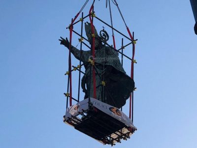 Le immagini della statua di Sant’Oronzo trasferita a Palazzo Carafa per il restauro - Corriere Salentino