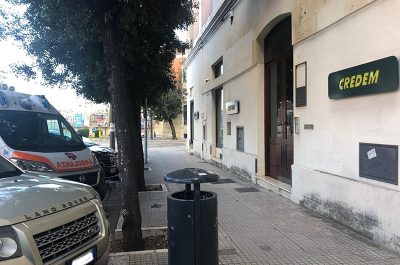 Assalto armato alla Credem, altra rapina nel Salento: caccia a due banditi in scooter - Corriere Salentino
