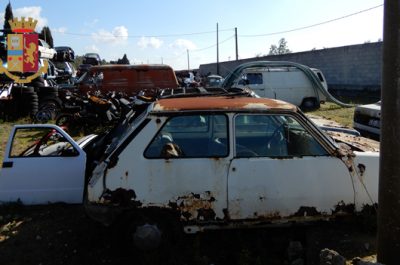 Carcasse di auto e rifiuti speciali non smaltiti ed esposti alle intemperie: scatta il sequestro nella depositeria giudiziaria - Corriere Salentino