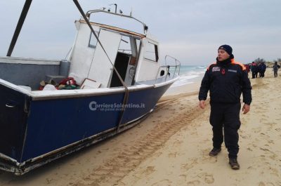 Dispersi Pescoluse: recuperata imbarcazione, difficili le ricerche - Corriere Salentino