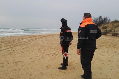 La barca si ribalta, due dispersi all'alba: ricerche in corso nel basso Salento - Corriere Salentino