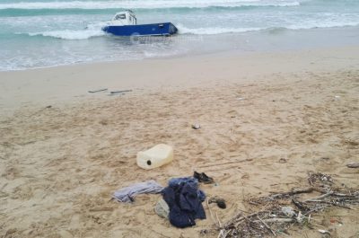 La barca si ribalta, due dispersi all'alba: ricerche in corso nel basso Salento - Corriere Salentino