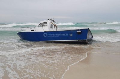 La barca si ribalta, due dispersi all'alba: ricerche in corso nel basso Salento - Corriere Salentino