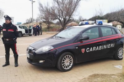 La barca si ribalta, due dispersi all'alba: ricerche in corso nel basso Salento - Corriere Salentino