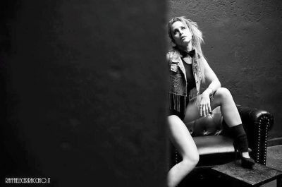 Sanremo 2019. Elena Galliano ospite dell'Opening Party con un abito della stilista Elena Vera Stella - Corriere Salentino