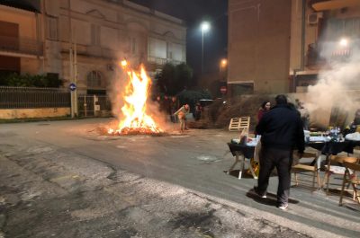 Il video della festa di “Sant’Antonio te le Focare”: folklore, musica, tradizioni e cultura a Cutrofiano - Corriere Salentino