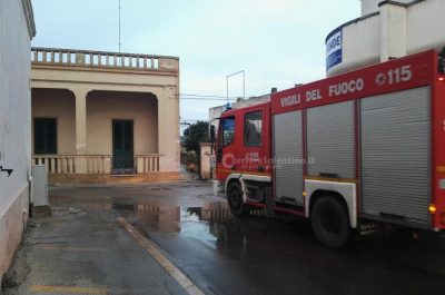 Un cortocircuito scatena l'incendio nel deposito di un'abitazione: paura nel Capo di Leuca - Corriere Salentino