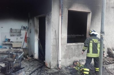 Un cortocircuito scatena l'incendio nel deposito di un'abitazione: paura nel Capo di Leuca - Corriere Salentino
