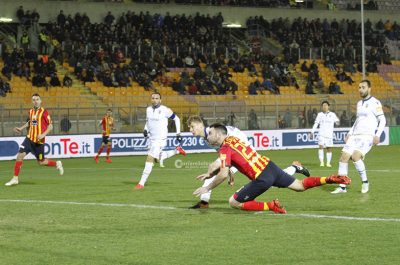 Il Lecce torna gagliardo, 2-1 sul Verona - Corriere Salentino