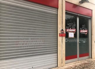 Benzina per scatenare l’incendio nella palestra, misterioso attentato in città