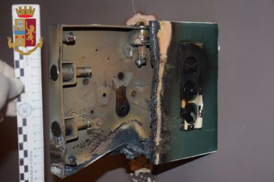 Da Bari al Salento per sradicare casseforti con le chiavi rubate in riva al mare, preso uno della banda - Corriere Salentino