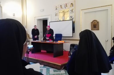 Vita consacrata: non fuga dal mondo, ma un dono per l’umanità - Corriere Salentino