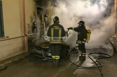 Alle fiamme l'Alfa di un consulente aziendale, si sospetta il dolo: al vaglio i filmati delle telecamere - Corriere Salentino