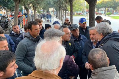 Xylella: agricoltori in piazza a Lecce. Emiliano:“Al Premier Conte chiediamo 500 milioni di euro” - Corriere Salentino