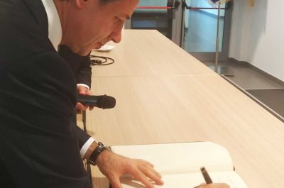 Conte firma l’accordo per 4 centri di ricerca: uno nel Salento. La visita all’ISUFI. Potì rifiuta l’invito di Conte: “Misure di rilancio per il Salento” - Corriere Salentino