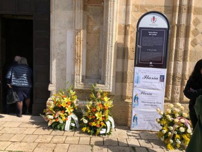 Giuliano e Ilaria cremati insieme, tanti amici a Brindisi: “Continueranno a danzare uniti” - Corriere Salentino