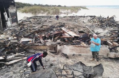 Incendio "divora" lido balneare, distrutto dalle fiamme lo stabilimento "Il Molo" - Corriere Salentino