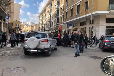 Investita sulle strisce pedonali nel pieno centro di Lecce, corsa in ospedale per una donna - Corriere Salentino