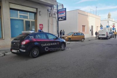 Auto rompe i tubi del gas dopo l'incidente e scatta l'allerta in paese: in due finiscono al pronto soccorso - Corriere Salentino