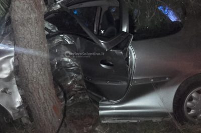 Si schianta contro un muretto e poi contro un pino: in Rianimazione una barista 28enne - Corriere Salentino