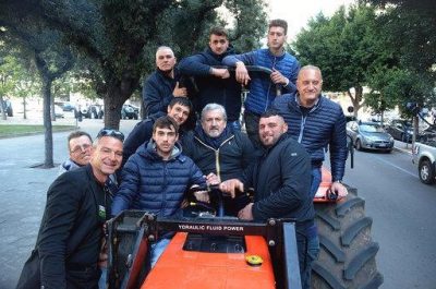 Xylella: agricoltori in piazza a Lecce. Emiliano:“Al Premier Conte chiediamo 500 milioni di euro” - Corriere Salentino