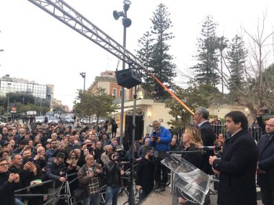 La “ditta” Meloni-Fitto in campo per le primarie leccesi e per le europee: la passeggiata in centro con Congedo - Corriere Salentino