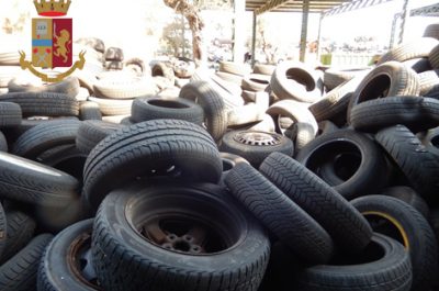 Pneumatici ammassati all'aperto e carcasse di veicoli non smaltite: denunciato il titolare di una depositeria - Corriere Salentino