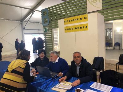 Migliaia di persone alle primarie del centrodestra: circa 3500 votanti alle 13 - Corriere Salentino