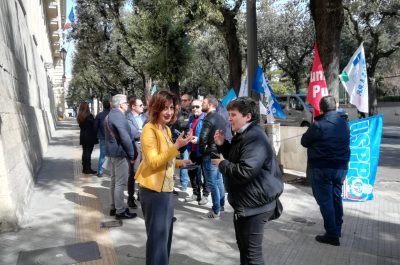 Polizia penitenziaria, i sindacati protestano davanti alla Prefettura di Lecce - Corriere Salentino