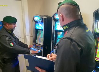 Lotta al gioco ed alle scommesse illegali, giro di vite anche nel Salento: multe e sequestri