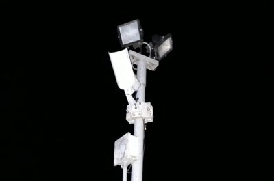 Tagliano il recinto e manomettono le telecamere, ma arriva la vigilanza e scappano: sfuma il furto al campo fotovoltaico - Corriere Salentino