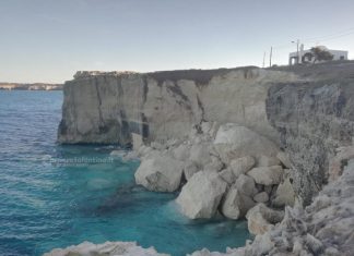 Crolla una parte della roccia a Torre Dell’Orso, il Comune in campo per gli interventi di messa in sicurezza