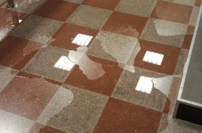 Piove nelle aule dell’Unisalento, la denuncia della Link e le proteste degli studenti: il video - Corriere Salentino