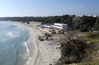Rischio crolli, a Torre dell’Orso interdetta Via Belvedere: una lesione sospetta - Corriere Salentino