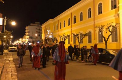 I «Mai» in processione: i riti della notte del Venerdì Santo a Gallipoli - Corriere Salentino