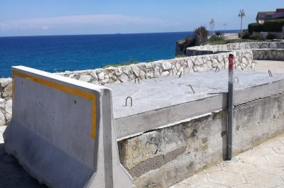 Rischio crolli, a Torre dell’Orso interdetta Via Belvedere: una lesione sospetta - Corriere Salentino