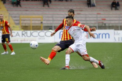 Piove, ma piovono anche gol al Via del Mare. Lecce - Carpi finisce 4 a 1 - Corriere Salentino