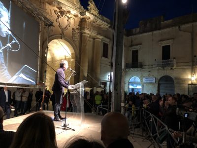 Congedo e Messuti sul palco per dare la carica al centrodestra: “Dovremo rimettere in piedi la città” - Corriere Salentino