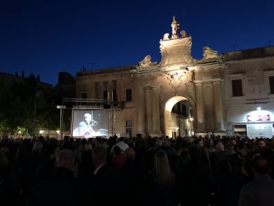 Congedo e Messuti sul palco per dare la carica al centrodestra: “Dovremo rimettere in piedi la città” - Corriere Salentino