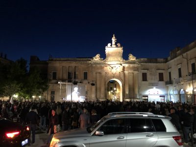 Congedo e Messuti sul palco per dare la carica al centrodestra: “Dovremo rimettere in piedi la città” - Corriere Salentino