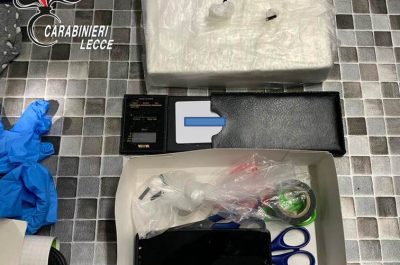 Nascondono in casa oltre un chilo di cocaina e due etti di marijuana: in due nei guai - Corriere Salentino