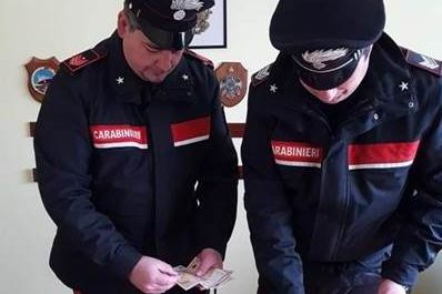 Pistola in pugno, rapinano supermercato pieno di clienti: uno preso, caccia al complice - Corriere Salentino
