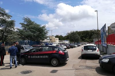 Zaino sospetto nei pressi della scuola, scatta l'allarme bomba a Maglie: evacuato l'istituto - Corriere Salentino