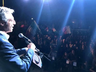 Lo scontro finale, stoccate dai palchi tra i 5 candidati. I due comizi del centrodestra: i fittiani chiudono per conto loro - Corriere Salentino