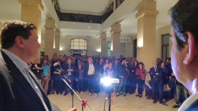 Lo scontro finale, stoccate dai palchi tra i 5 candidati. I due comizi del centrodestra: i fittiani chiudono per conto loro - Corriere Salentino