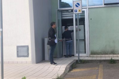 Esplode distributore automatico durante l'allestimento del negozio, grave 23enne - Corriere Salentino