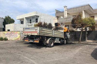 Fiamme nella notte, rogo distrugge due autocarri di impresa edile - Corriere Salentino